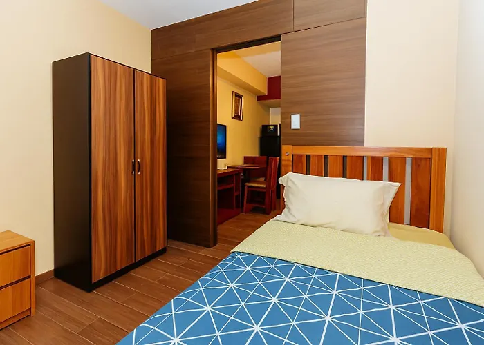 Sunlit Makati Haven Cozy 1br Gym Pool 1703 Appartamento Manila